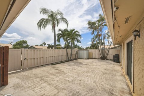 Townhouse in Palm Beach Gardens, Florida 3 bedrooms, 118.54 sq.m. № 2338073 - photo 8