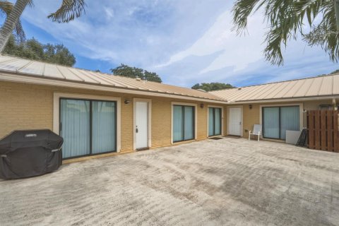 Townhouse in Palm Beach Gardens, Florida 3 bedrooms, 118.54 sq.m. № 2338073 - photo 9