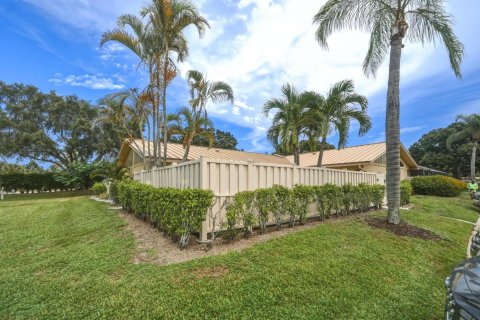 Townhouse in Palm Beach Gardens, Florida 3 bedrooms, 118.54 sq.m. № 2338073 - photo 29