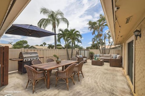 Townhouse in Palm Beach Gardens, Florida 3 bedrooms, 118.54 sq.m. № 2338073 - photo 3