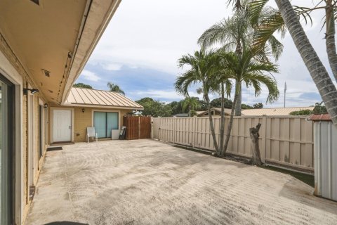 Townhouse in Palm Beach Gardens, Florida 3 bedrooms, 118.54 sq.m. № 2338073 - photo 7