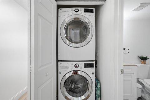 Townhouse in Palm Beach Gardens, Florida 3 bedrooms, 118.54 sq.m. № 2338073 - photo 28