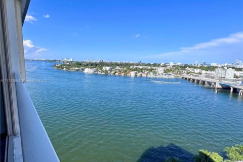 Купить кондоминиум в Норт-Бей-Виллидж, Флорида 1 спальня, 87.33м2, № 1921853 - фото 8