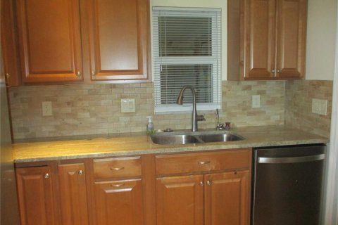 Villa ou maison à louer à Sun City Center, Floride: 2 chambres, 140.84 m2 № 2422749 - photo 7