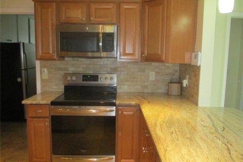 Villa ou maison à louer à Sun City Center, Floride: 2 chambres, 140.84 m2 № 2422749 - photo 6