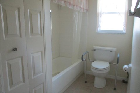 Villa ou maison à louer à Sun City Center, Floride: 2 chambres, 140.84 m2 № 2422749 - photo 16
