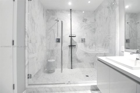 Condo in Fort Lauderdale, Florida, 3 bedrooms  № 2003431 - photo 14