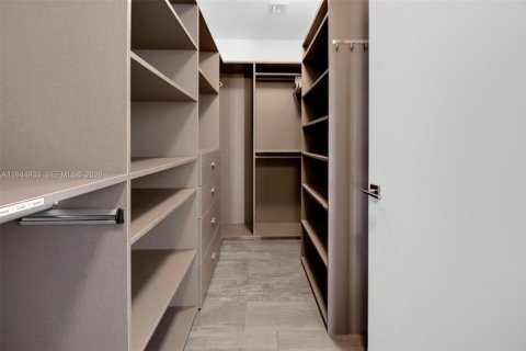 Condo in Fort Lauderdale, Florida, 3 bedrooms  № 2003431 - photo 21