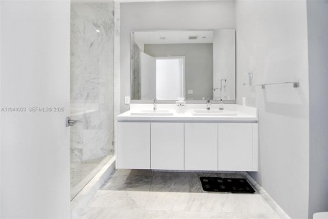 Condo in Fort Lauderdale, Florida, 3 bedrooms  № 2003431 - photo 13