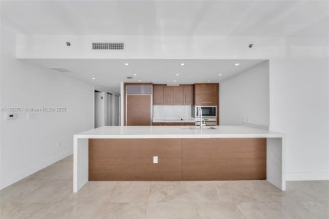 Copropriété à louer à Miami, Floride: 3 chambres, 169.55 m2 № 1946413 - photo 2