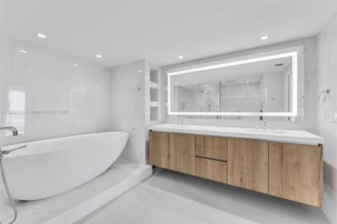 Copropriété à louer à Miami, Floride: 3 chambres, 169.55 m2 № 1946413 - photo 7