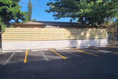 Appartement à louer à Miami, Floride: 279.26 m2 № 1960699 - photo 2