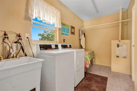 Condominio en venta en Lauderdale Lakes, Florida, 1 dormitorio, 63.55 m2 № 1714093 - foto 28
