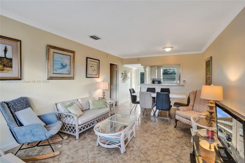 Condominio en venta en Lauderdale Lakes, Florida, 1 dormitorio, 63.55 m2 № 1714093 - foto 16