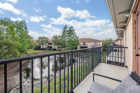 Townhouse in Saint Petersburg, Florida 3 bedrooms, 184.88 sq.m. № 2126721 - photo 20