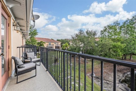 Townhouse in Saint Petersburg, Florida 3 bedrooms, 184.88 sq.m. № 2126721 - photo 21