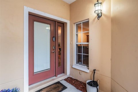 Townhouse in Saint Petersburg, Florida 3 bedrooms, 184.88 sq.m. № 2126721 - photo 3