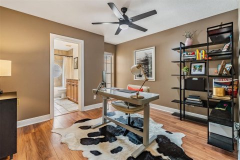 Townhouse in Saint Petersburg, Florida 3 bedrooms, 184.88 sq.m. № 2126721 - photo 27