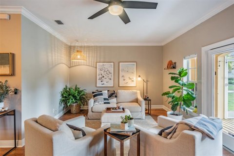 Townhouse in Saint Petersburg, Florida 3 bedrooms, 184.88 sq.m. № 2126721 - photo 4