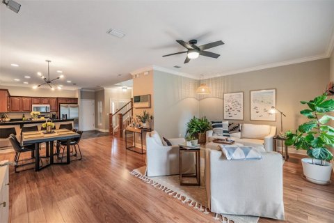 Townhouse in Saint Petersburg, Florida 3 bedrooms, 184.88 sq.m. № 2126721 - photo 9