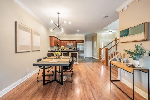 Townhouse in Saint Petersburg, Florida 3 bedrooms, 184.88 sq.m. № 2126721 - photo 7