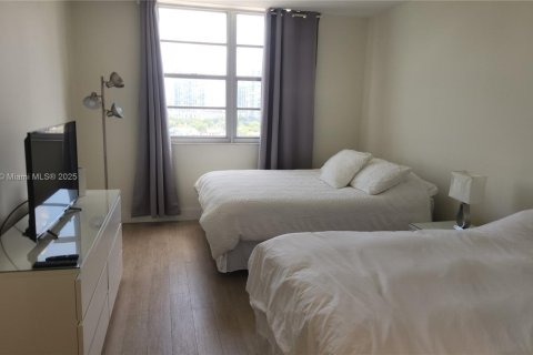 Condo in Sunny Isles Beach, Florida, 1 bedroom  № 1809594 - photo 19