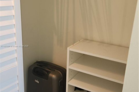 Condo in Sunny Isles Beach, Florida, 1 bedroom  № 1809594 - photo 27
