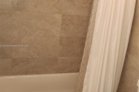 Condo in Sunny Isles Beach, Florida, 1 bedroom  № 1809594 - photo 24