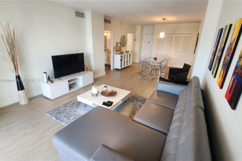 Condo in Sunny Isles Beach, Florida, 1 bedroom  № 1809594 - photo 13