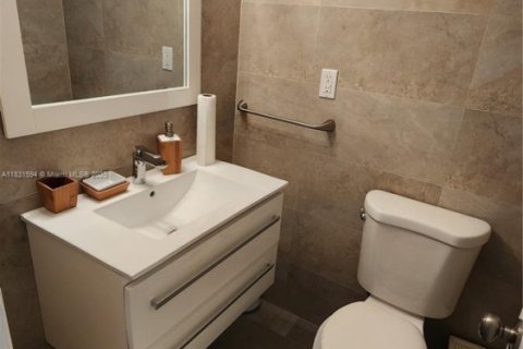Condo in Sunny Isles Beach, Florida, 1 bedroom  № 1809594 - photo 9