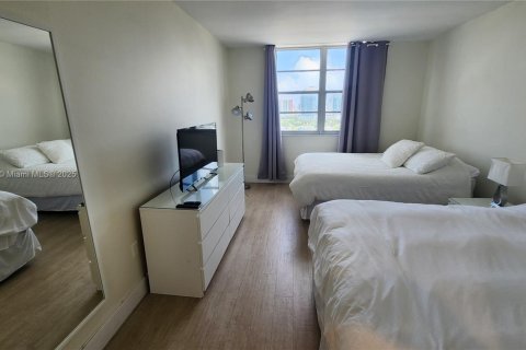 Condo in Sunny Isles Beach, Florida, 1 bedroom  № 1809594 - photo 20