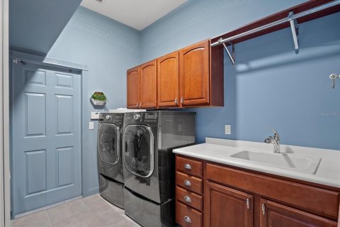 House in Orlando, Florida 3 bedrooms, 186.27 sq.m. № 2323997 - photo 27