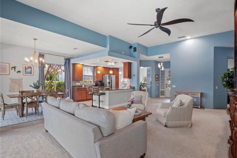 House in Orlando, Florida 3 bedrooms, 186.27 sq.m. № 2323997 - photo 14