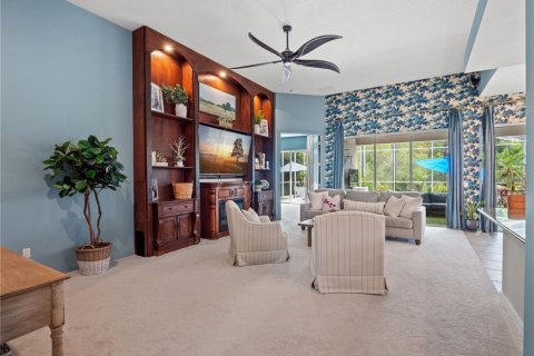 House in Orlando, Florida 3 bedrooms, 186.27 sq.m. № 2323997 - photo 12