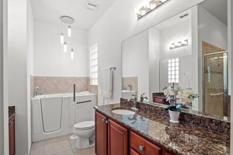 House in Orlando, Florida 3 bedrooms, 186.27 sq.m. № 2323997 - photo 19