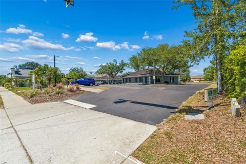 Immobilier commercial à louer à New Port Richey, Floride: 94.02 m2 № 2429386 - photo 3