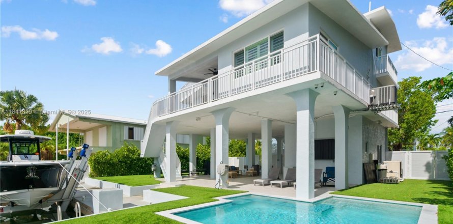 Casa en Key Largo, Florida 4 dormitorios, 188.13 m2 № 1834285