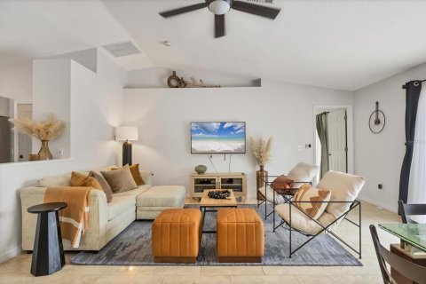 House in Sarasota, Florida 3 bedrooms, 116.41 sq.m. № 2150716 - photo 12