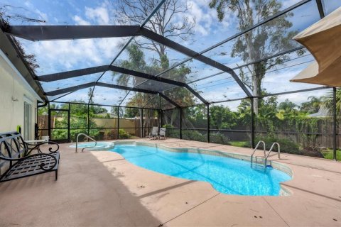 House in Sarasota, Florida 3 bedrooms, 116.41 sq.m. № 2150716 - photo 5