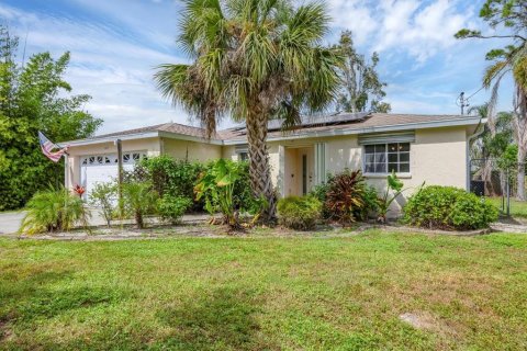 House in Sarasota, Florida 3 bedrooms, 116.41 sq.m. № 2150716 - photo 8