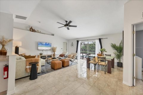House in Sarasota, Florida 3 bedrooms, 116.41 sq.m. № 2150716 - photo 11