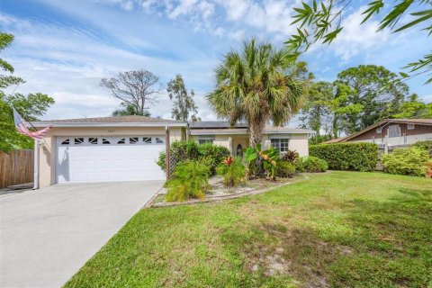 House in Sarasota, Florida 3 bedrooms, 116.41 sq.m. № 2150716 - photo 7