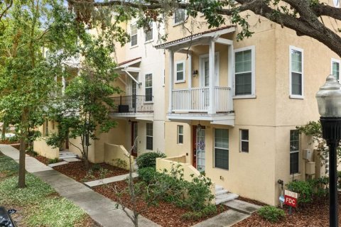 Adosado en venta en Tampa, Florida, 2 dormitorios, 120.77 m2 № 1759756 - foto 1