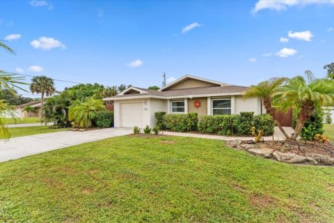 Villa ou maison à vendre à Sarasota, Floride: 3 chambres, 112.41 m2 № 2399243 - photo 3