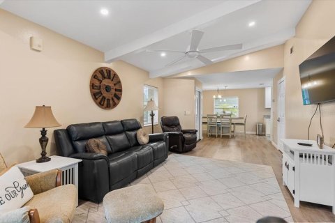 Villa ou maison à vendre à Sarasota, Floride: 3 chambres, 112.41 m2 № 2399243 - photo 8