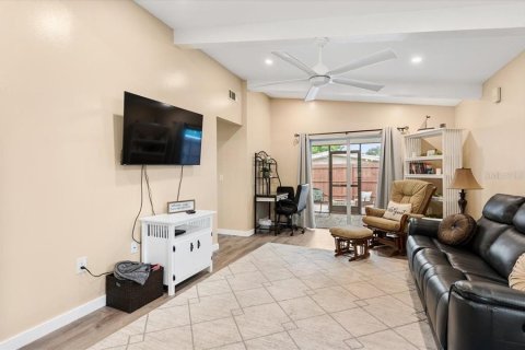 Villa ou maison à vendre à Sarasota, Floride: 3 chambres, 112.41 m2 № 2399243 - photo 6