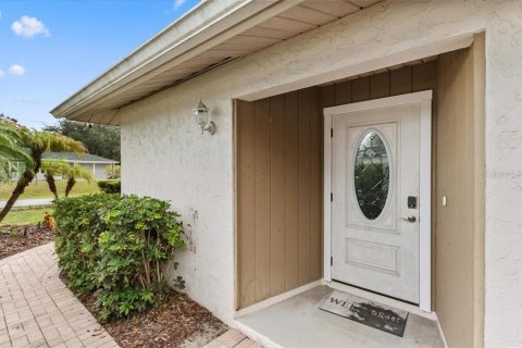 Villa ou maison à vendre à Sarasota, Floride: 3 chambres, 112.41 m2 № 2399243 - photo 5