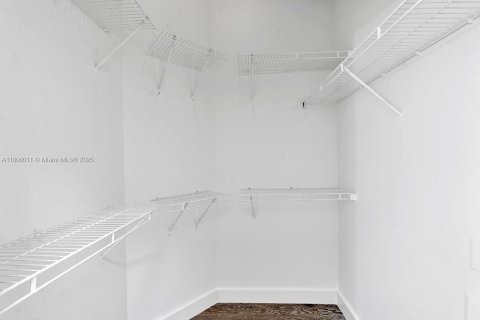 Condo in Miami, Florida, 1 bedroom  № 1745842 - photo 18