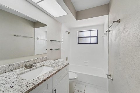 Villa ou maison à vendre à Spring Hill, Floride: 2 chambres, 124.12 m2 № 2217348 - photo 11