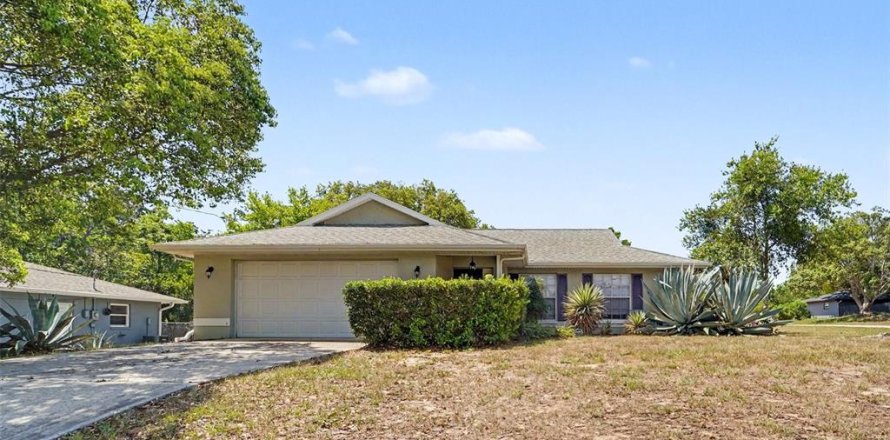 Villa ou maison à Spring Hill, Floride 2 chambres, 124.12 m2 № 2217348